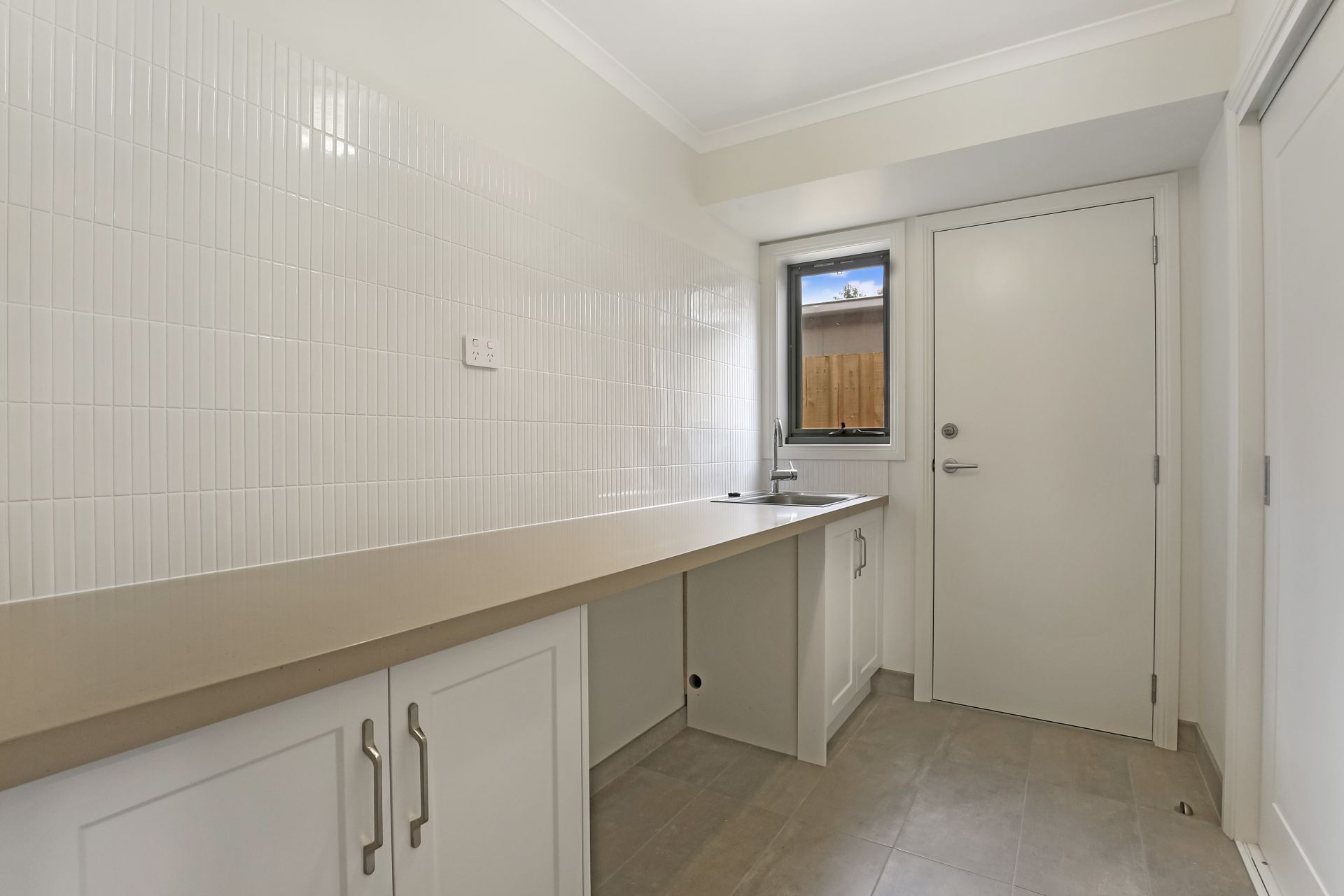 **APPLICATION APPROVED - 11/01/2022**Executive Family Luxury Living in Ivanhoe**