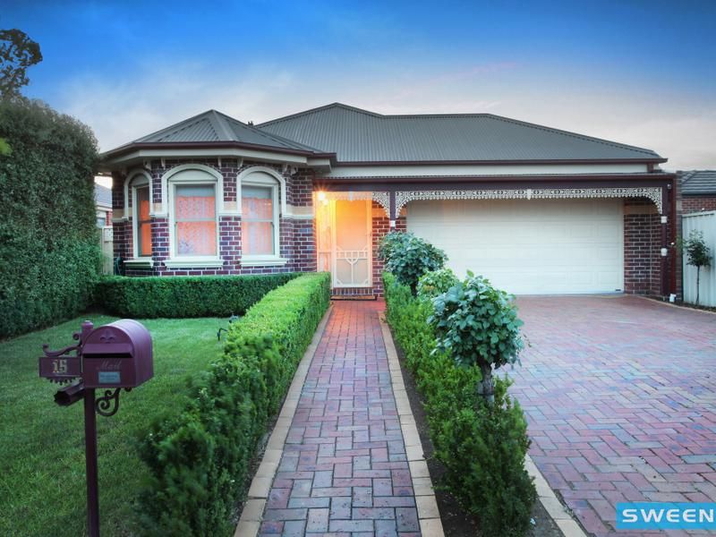 15 Ranmore Grove, Caroline Springs - Thumbnail 2