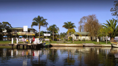 WATERFRONT CARAVAN PARK 2 HOURS SOUTH OF SYDNEY