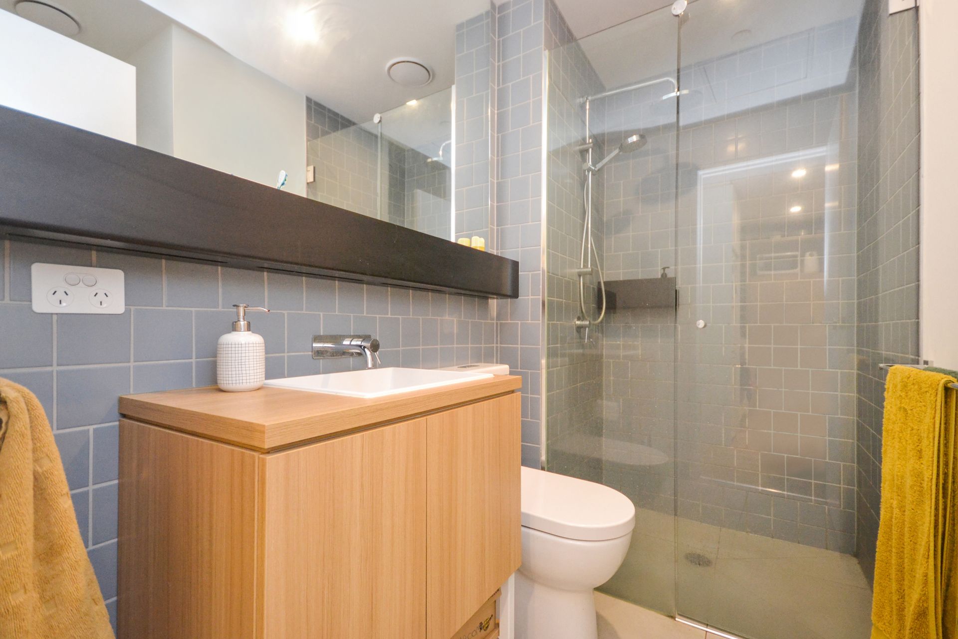 Spacious boutique apartment with generous study