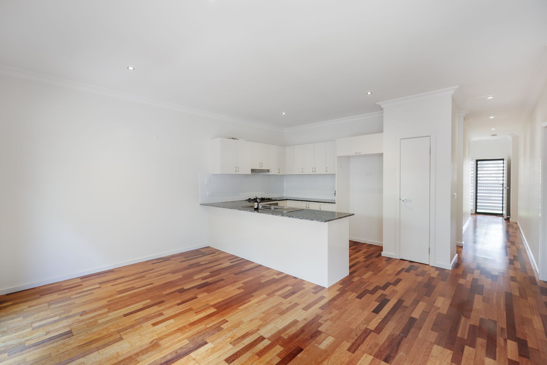 2/6 Baird Street Maidstone VIC, Maidstone - Thumbnail 5