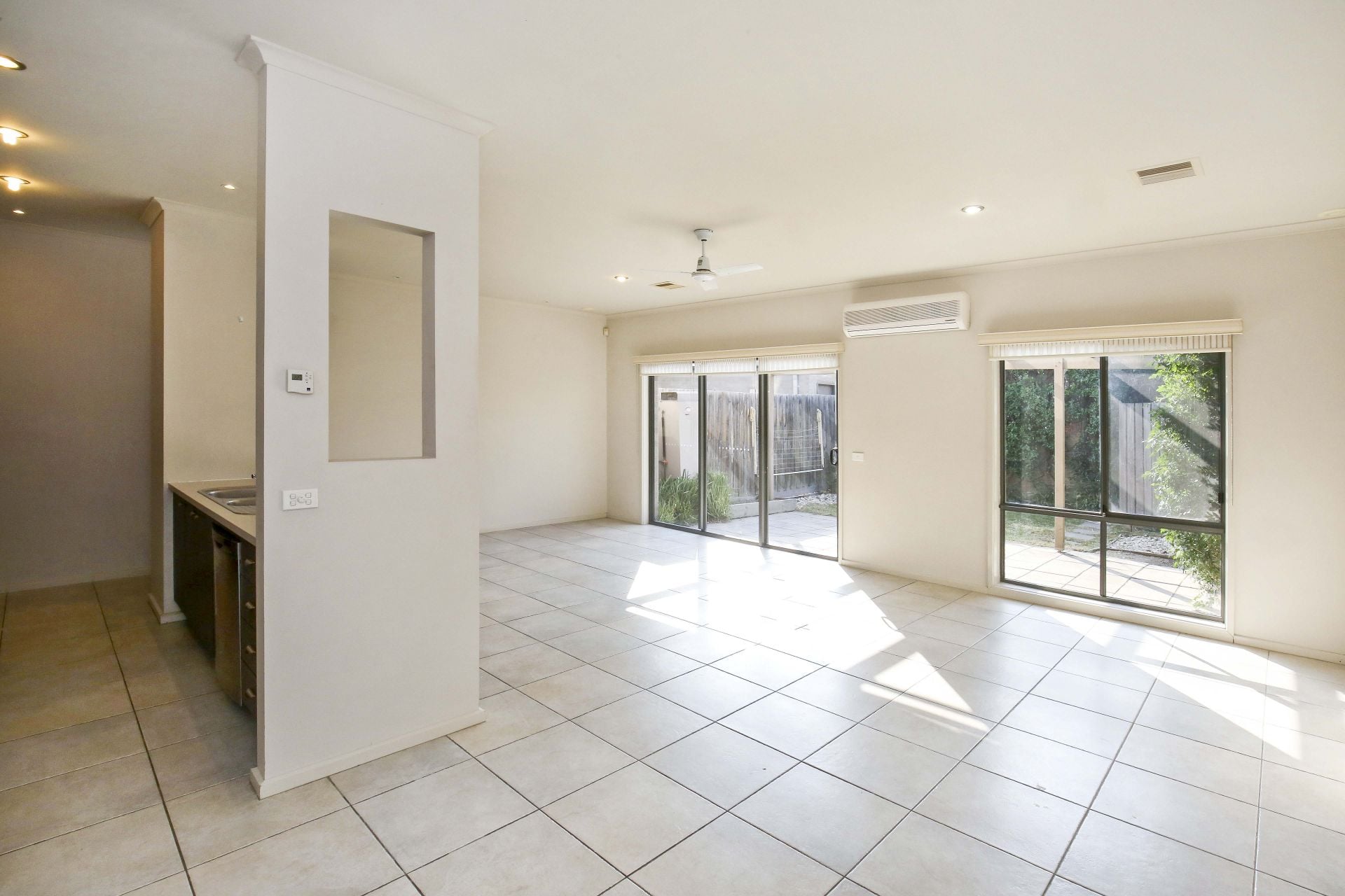 STYLISH TOWNHOUSE OPPOSITE PARKLAND  *Insp Thu 5th Jul @ 5:00pm*