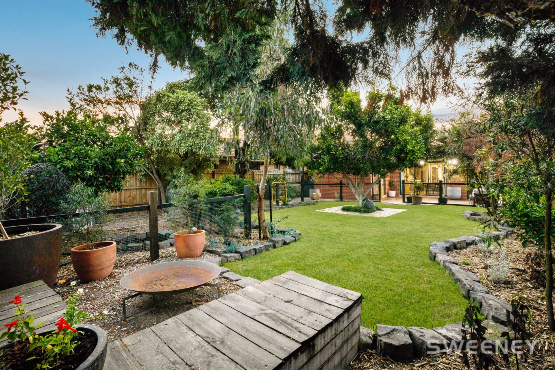 11 Thorpe Court, Altona Meadows - Thumbnail 2