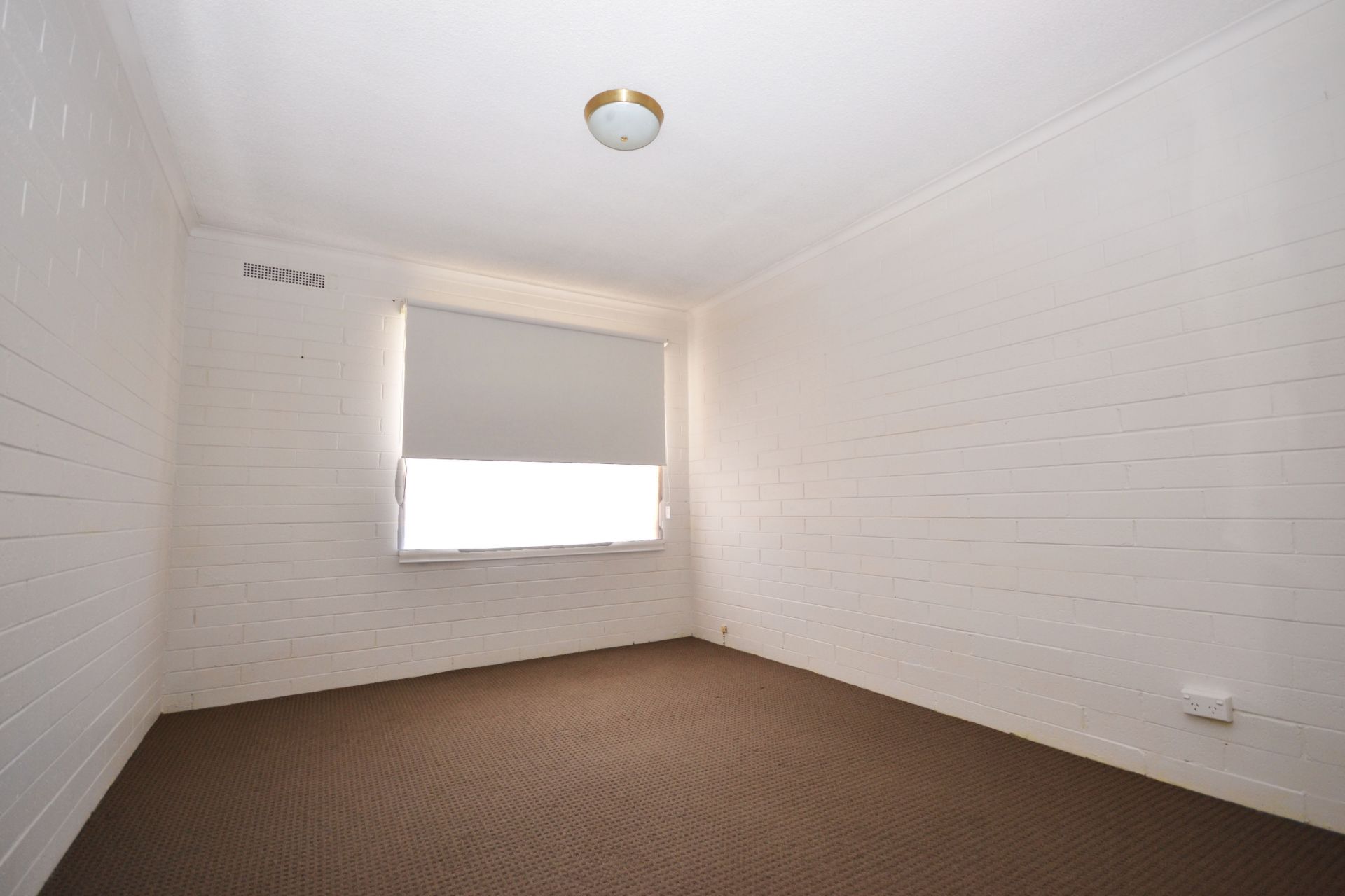 CUTE, COSY AND CONVENIENTLY LOCATED