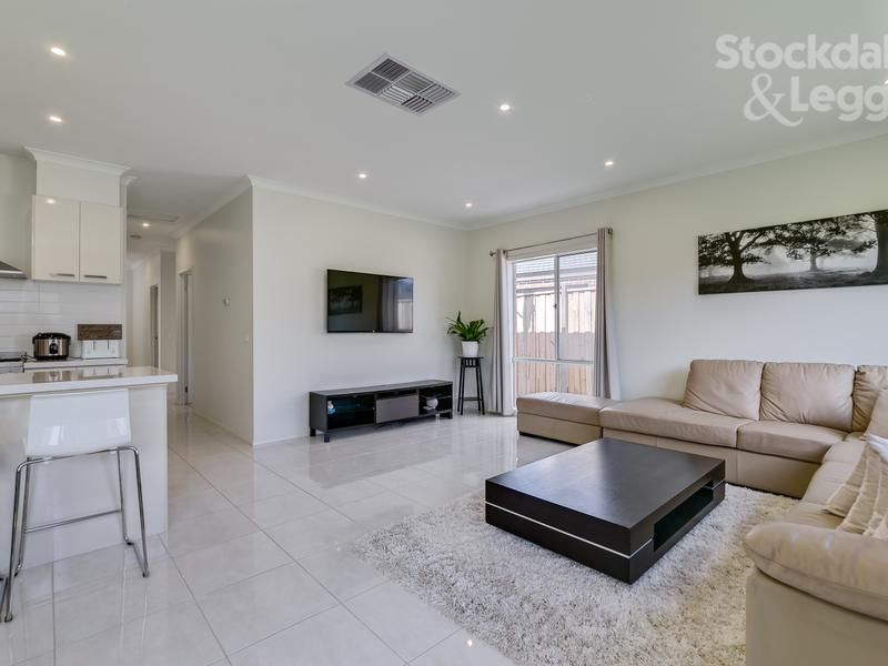 37 Ronsard Crescent MERNDA, Mernda - Thumbnail 7