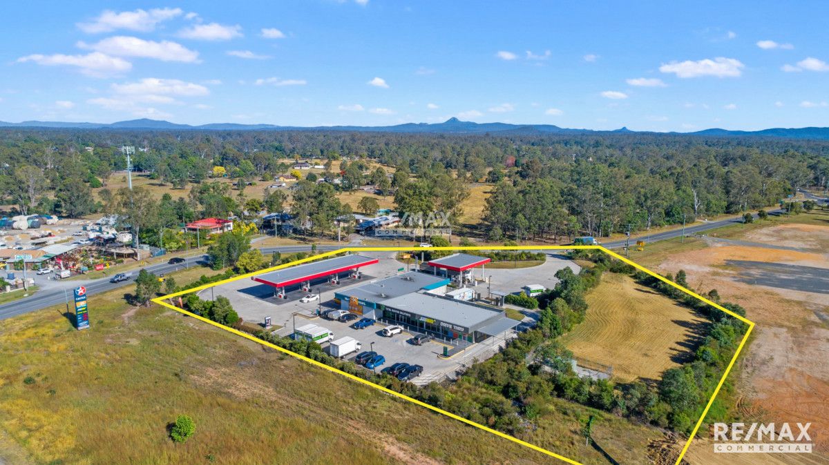 Real Estate For Commercial Sale 946960 Greenbank Road North