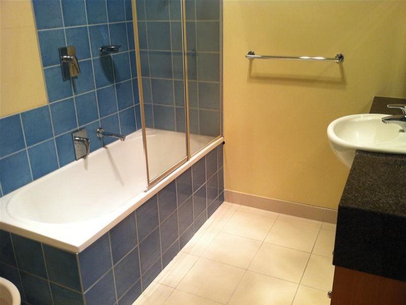 Near New 2 Bedroom Townhouse in Great Location