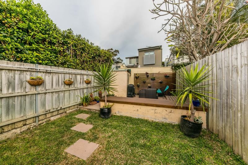 Charming Semi in Great Location