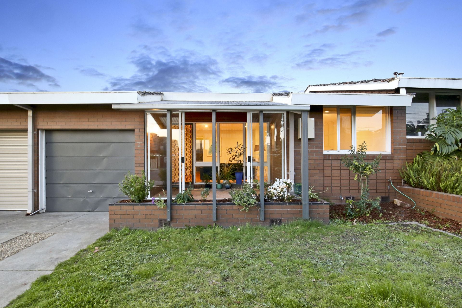 Seamless Living In The Heart Of Reservoir