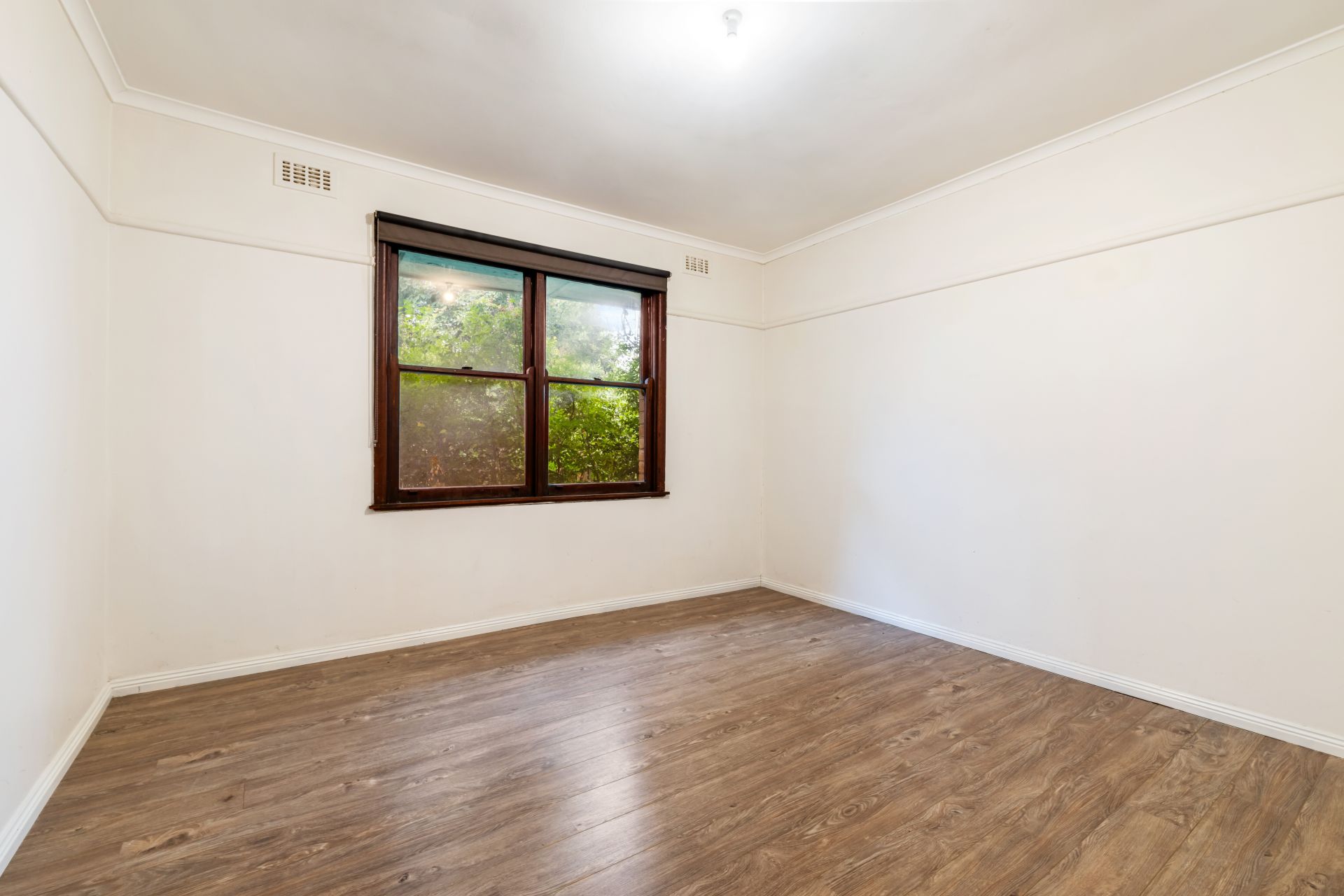 CHARMING HOME IN THE HEART OF RESERVOIR