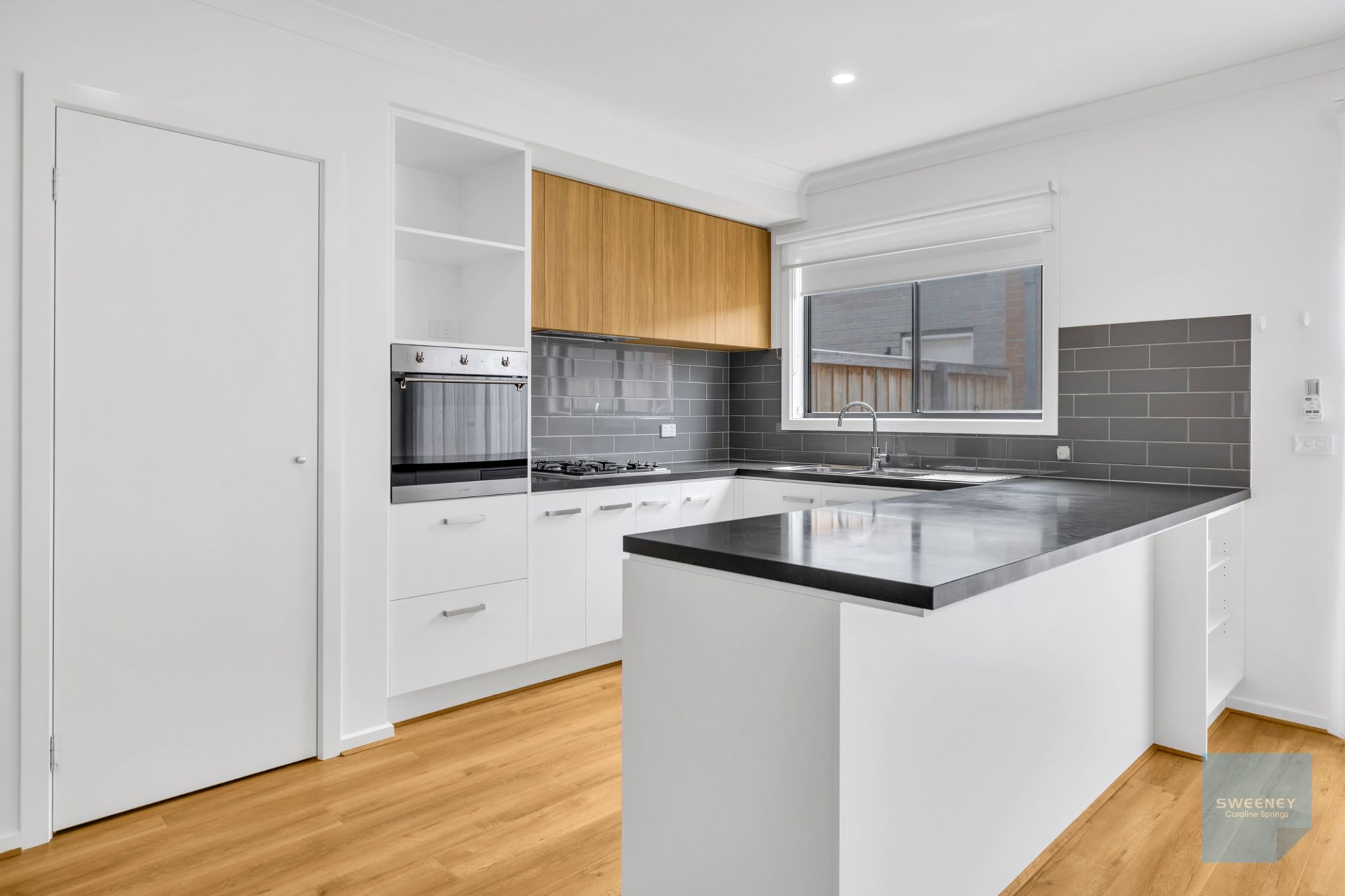 19 Mamic Boulevard, Fraser Rise - Thumbnail 3