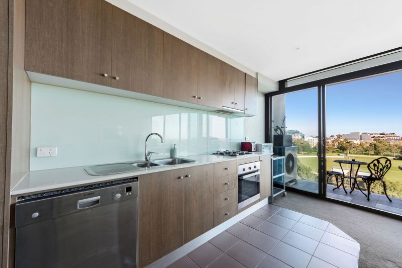 805/83 Queens Road, Melbourne - Thumbnail 4