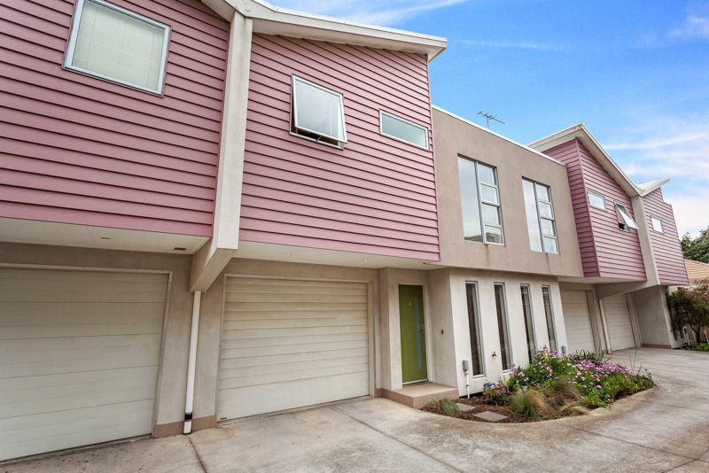8/10 Rosamond Road, Footscray - Thumbnail 3