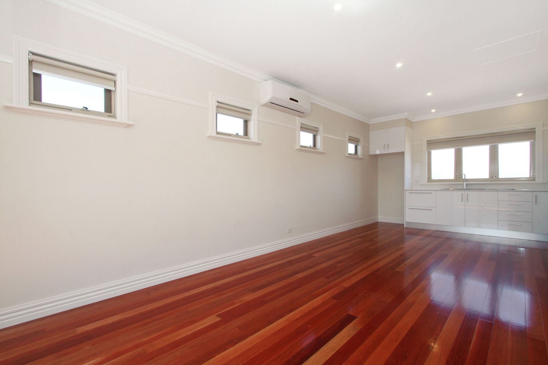 AS NEW EASY LIVING