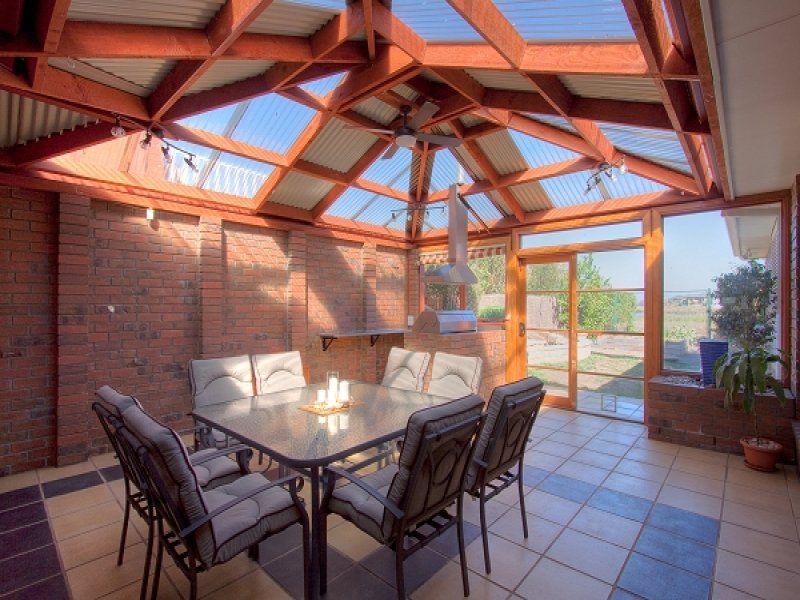 67 Sommers Drive, Altona Meadows - Thumbnail 2
