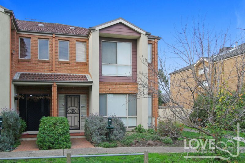 8 Lancewood Walk, South Morang