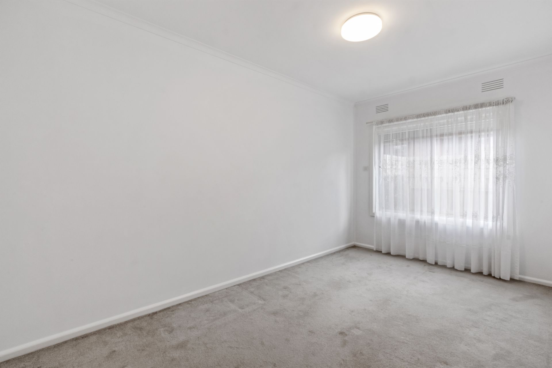 Delightful unit in the Oakhill Estate