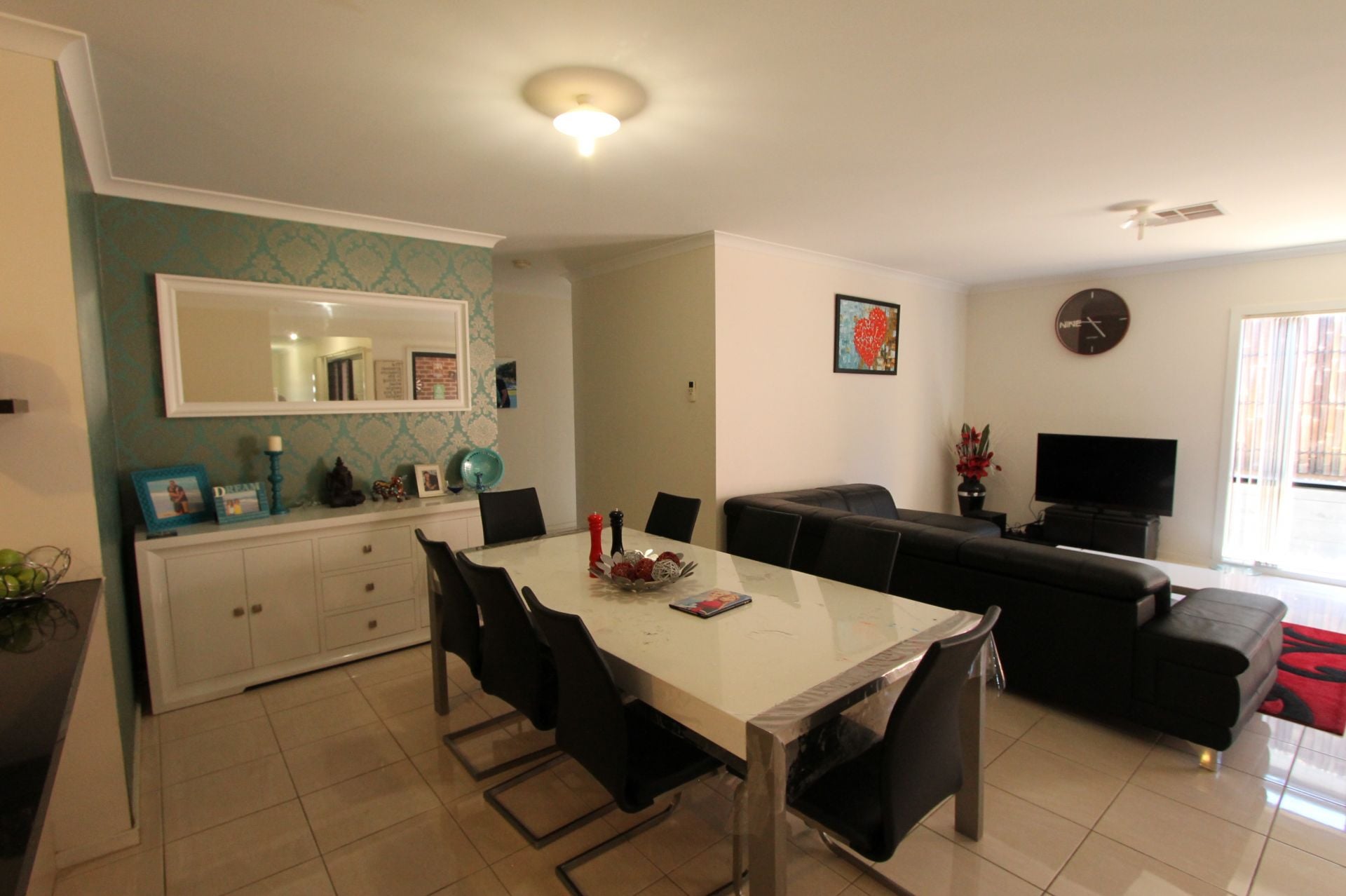 Beautifully Presented Family Home