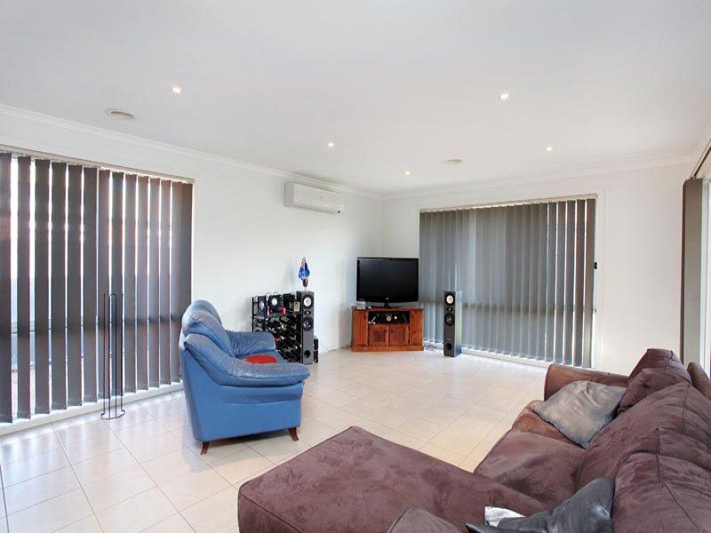 12 Bentley Drive, Deer Park - Thumbnail 5