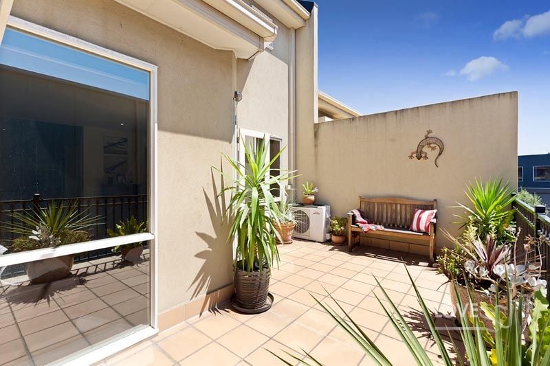 Inner city living with an abundance of space!