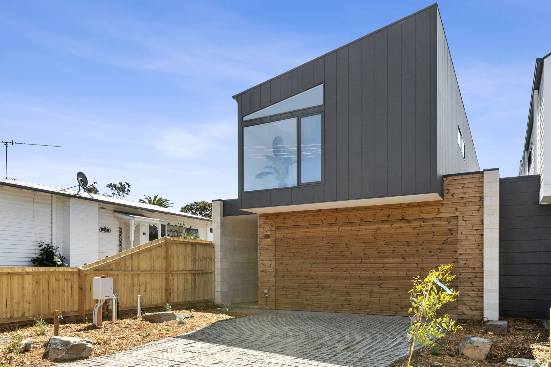 66a Beach Road, Torquay - Thumbnail 2
