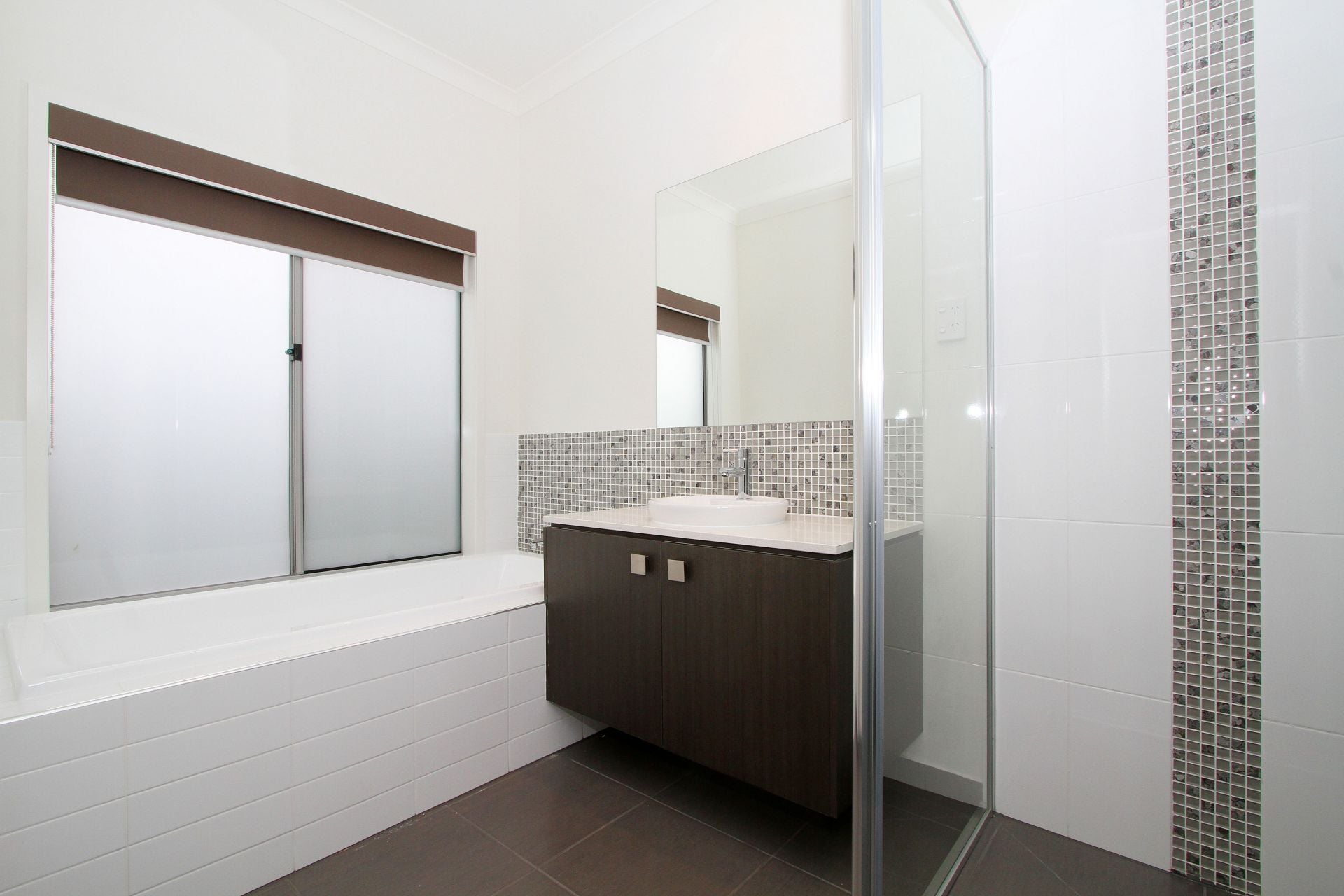 LOCATION & LIVING SPACE APLENTY!
