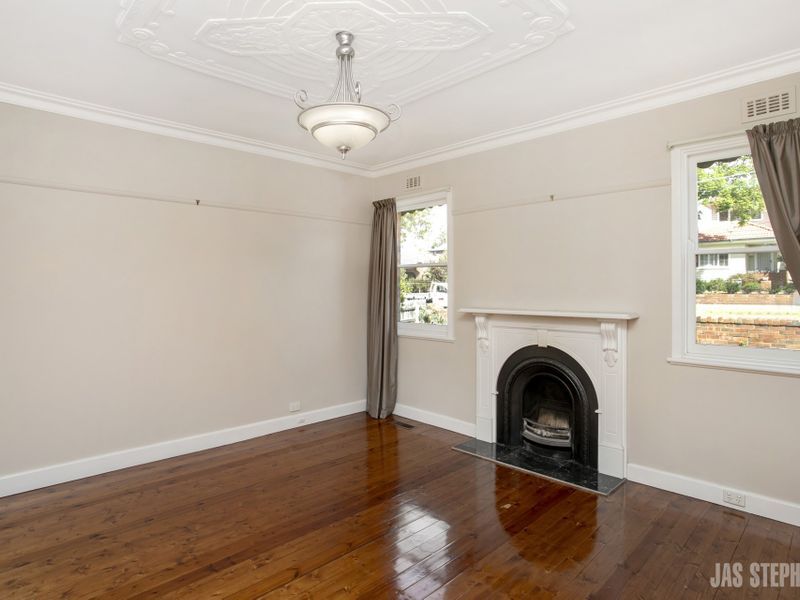 66 Deakin Street ESSENDON VIC, Essendon - Thumbnail 3