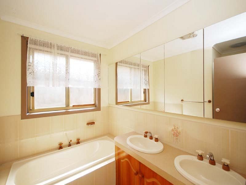 10 Peppermint Court, Altona Meadows - Thumbnail 4