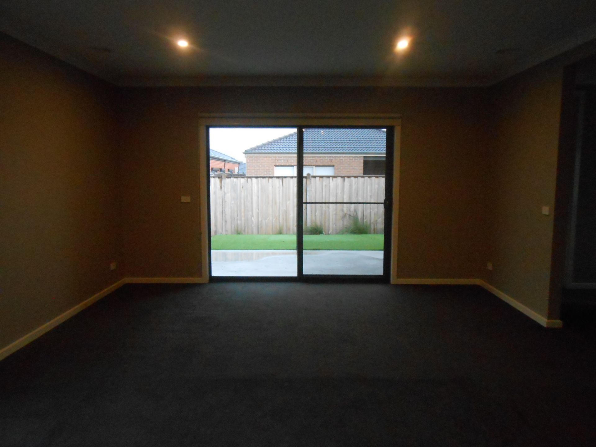 ***APPROVED APPLICATION PENDING*** INVITING & MODERN 4 BEDROOM FAMILY HOME