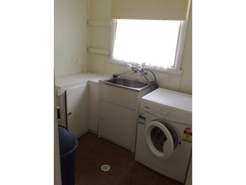 Room 4/8 Cash Street KINGSBURY