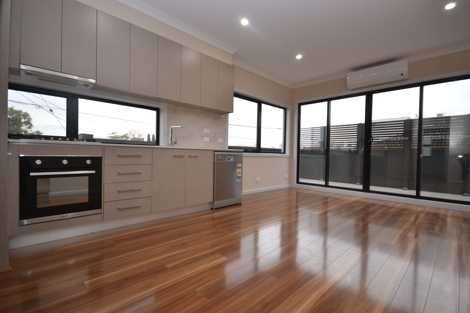 PRESTIGIOUS LIVING IN PRESTON CENTRAL