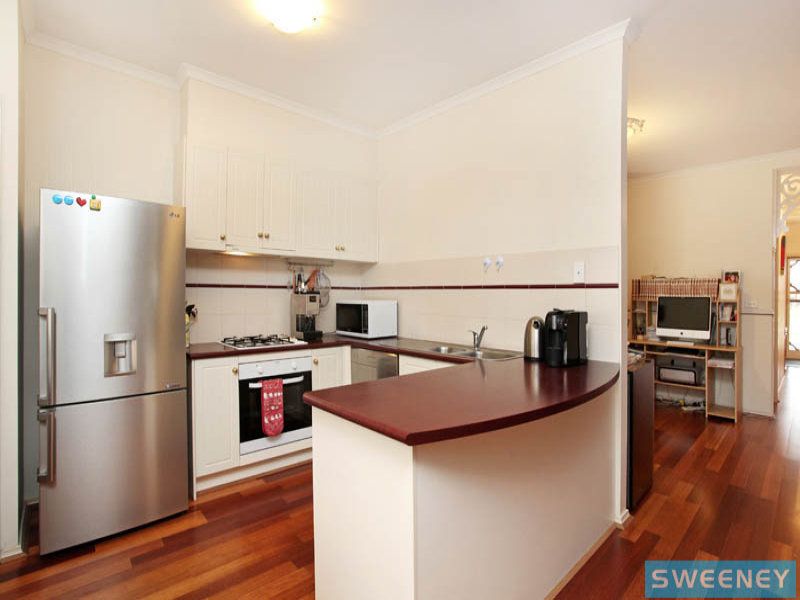 24 Braeside Walk, Caroline Springs - Thumbnail 3