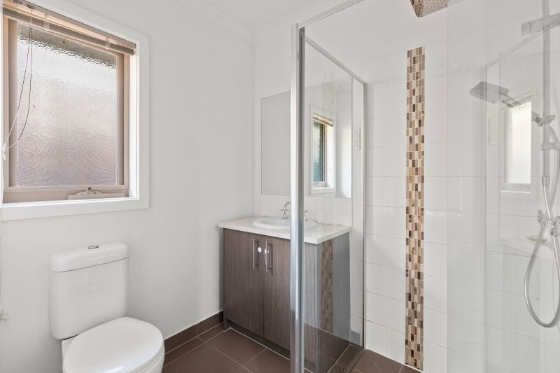 9 Atarhi Parade, Lalor