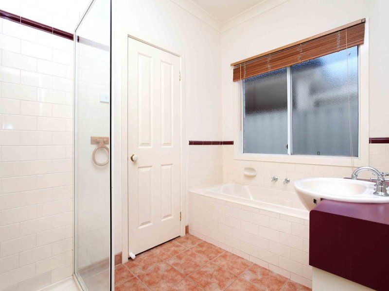 4 Lyme Park Circle, Caroline Springs - Thumbnail 6