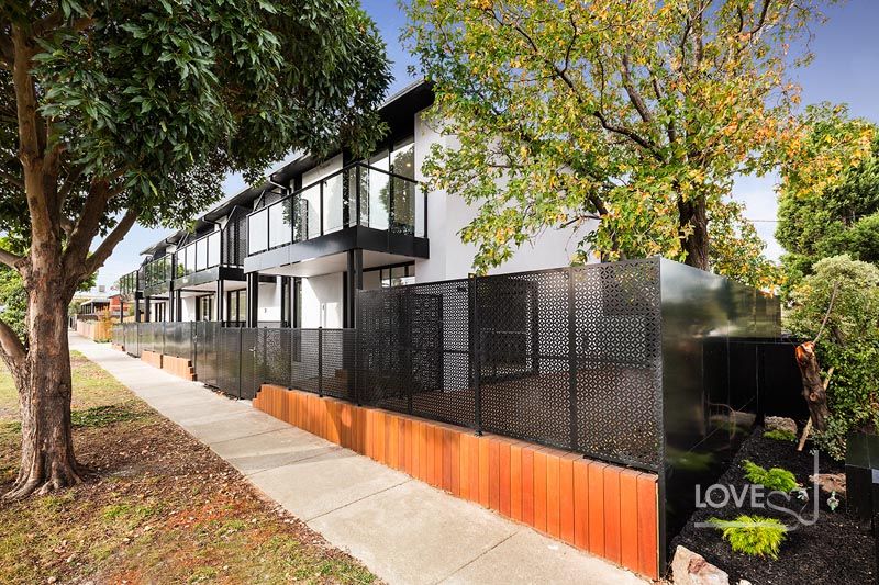 Stunning Thornbury Beauty! 
Brand New Apartment
