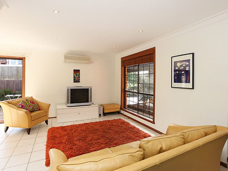 18 Pollywoodside Drive, Altona Meadows - Thumbnail 4