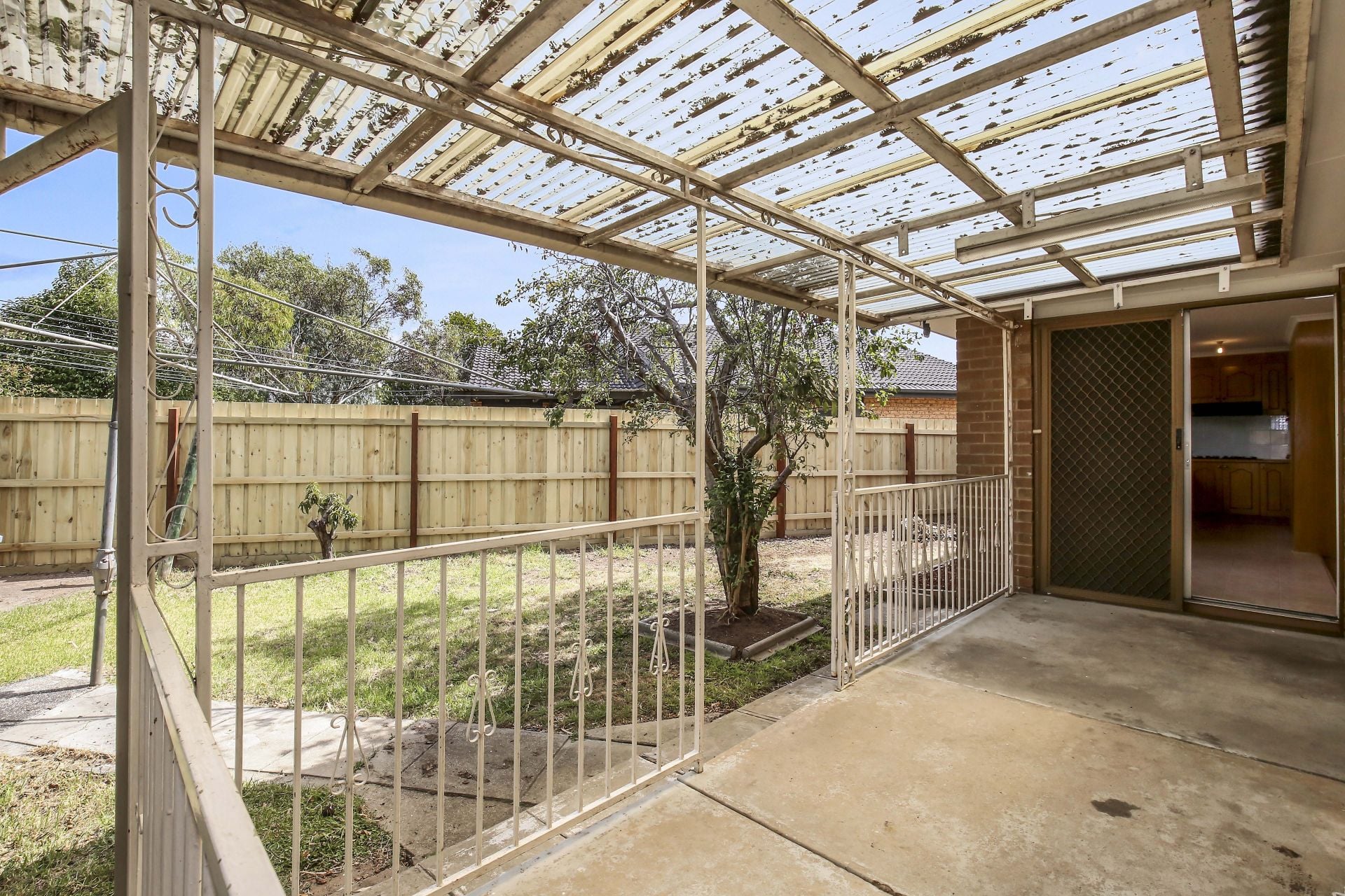 *FRESHLY PAINTED* QUIET COURT, GREAT LOCATION  *Insp Wed 18th Apr @ 4:10pm*