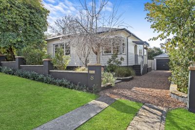 8 Rodova Street Katoomba 2780