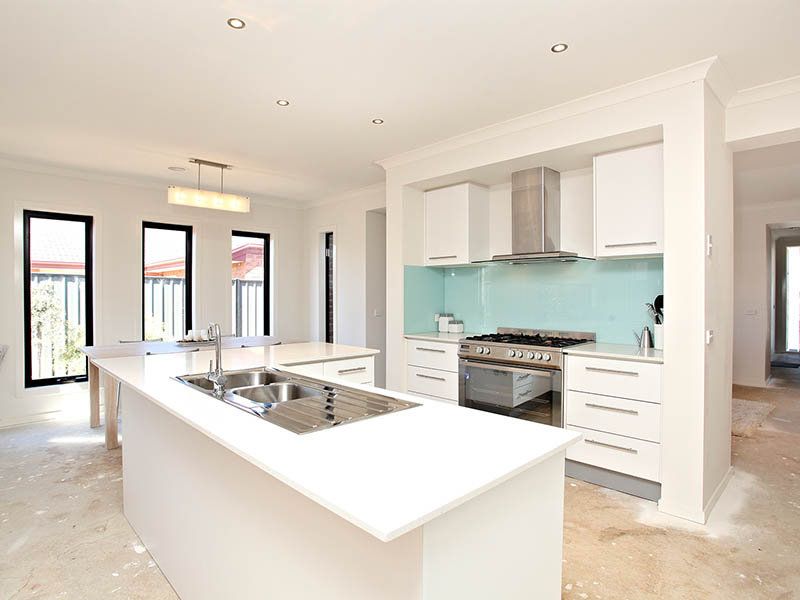 4 Rothesay Avenue, Derrimut - Thumbnail 3