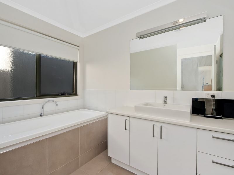 1/5 Pengilley Avenue, Apollo Bay - Thumbnail 7