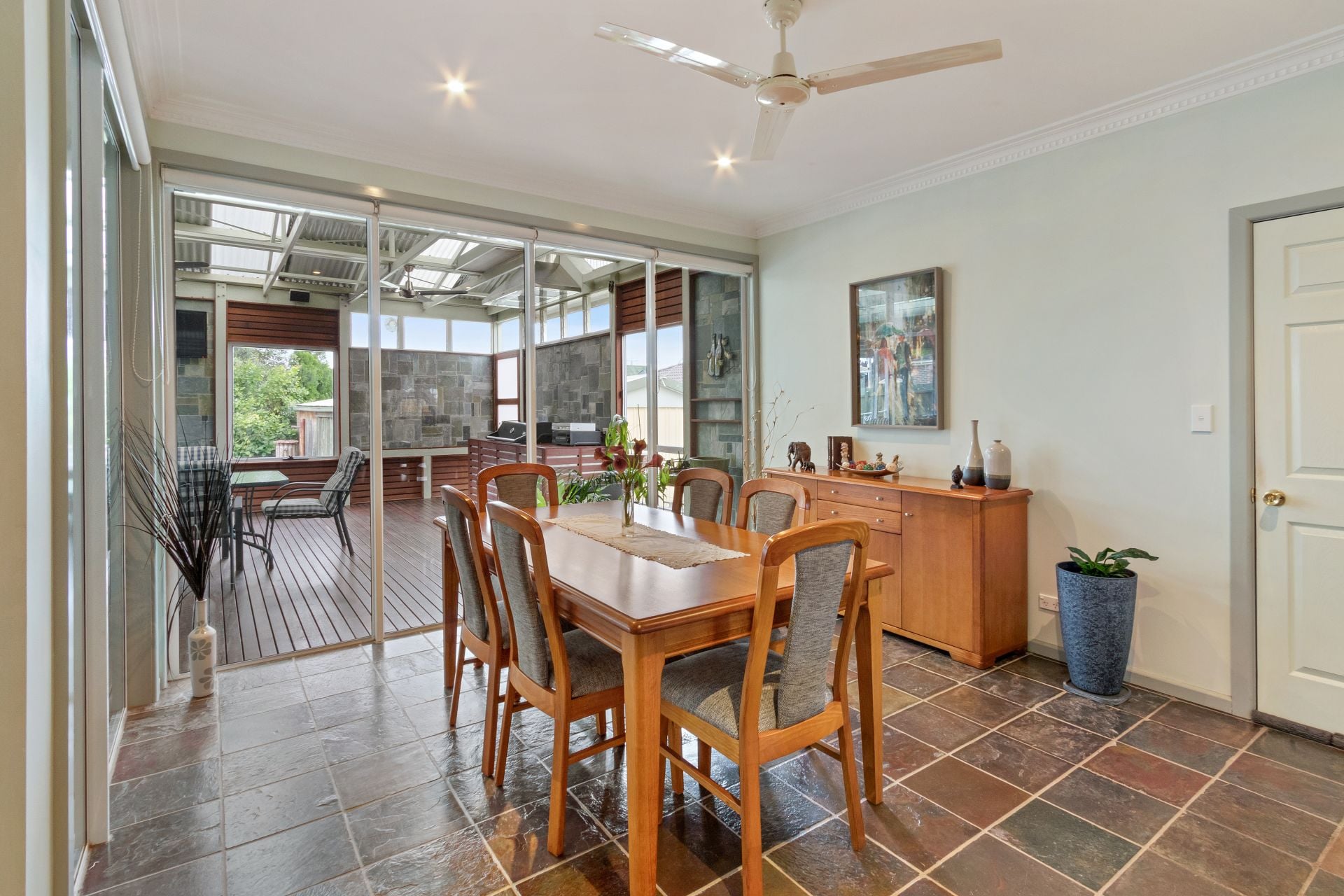 Huge Living And A Great Location