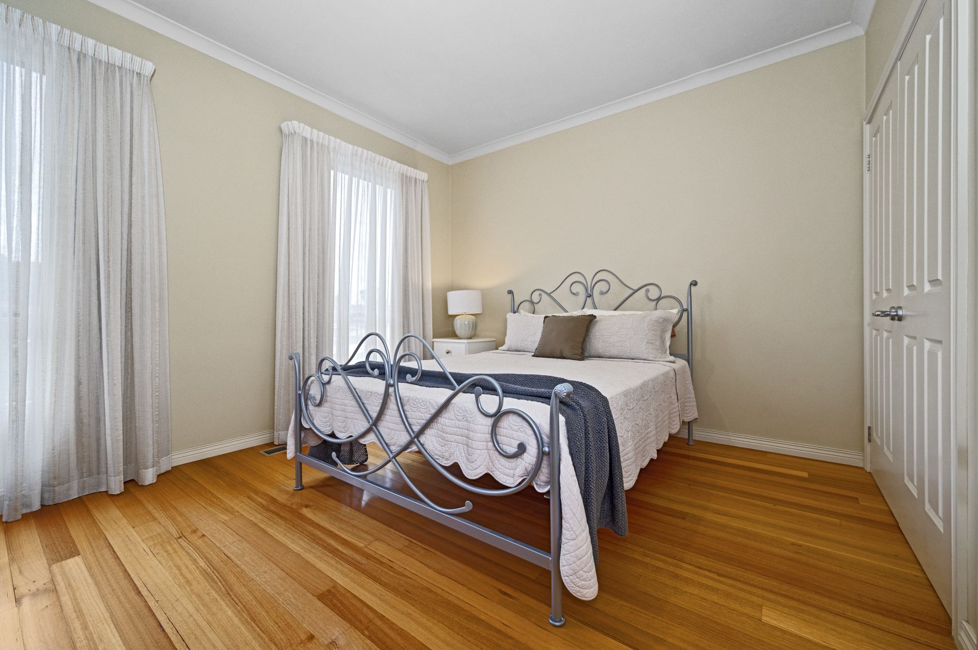 IMPRESSIVE FAMILY HOME WITH PRICELESS VIEWS