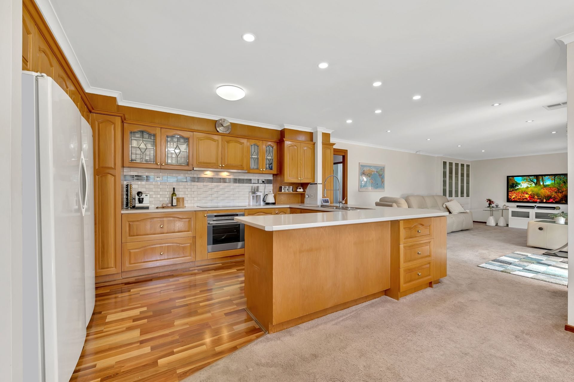 Effortless Living, Inspired Entertaining.        UNDER CONTRACT