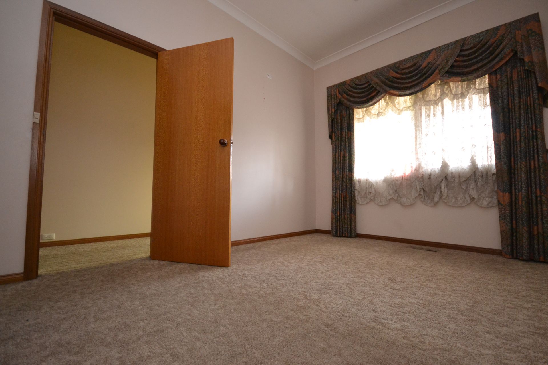 ORIGINAL CHARM IN A GREAT LOCATION