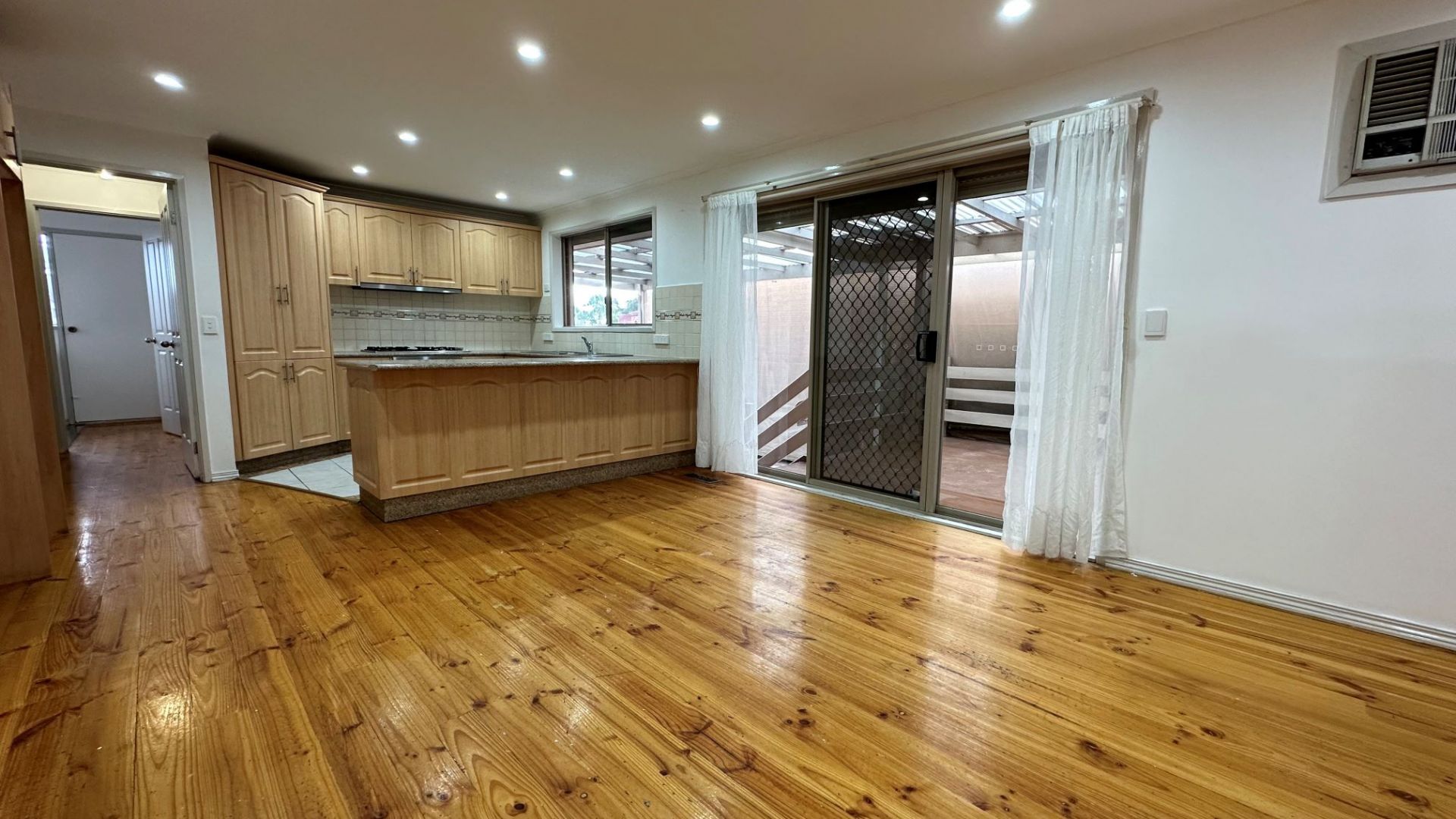 BEAUTIFUL FAMILY HOME WITH PEACE AND TRANQUILITY