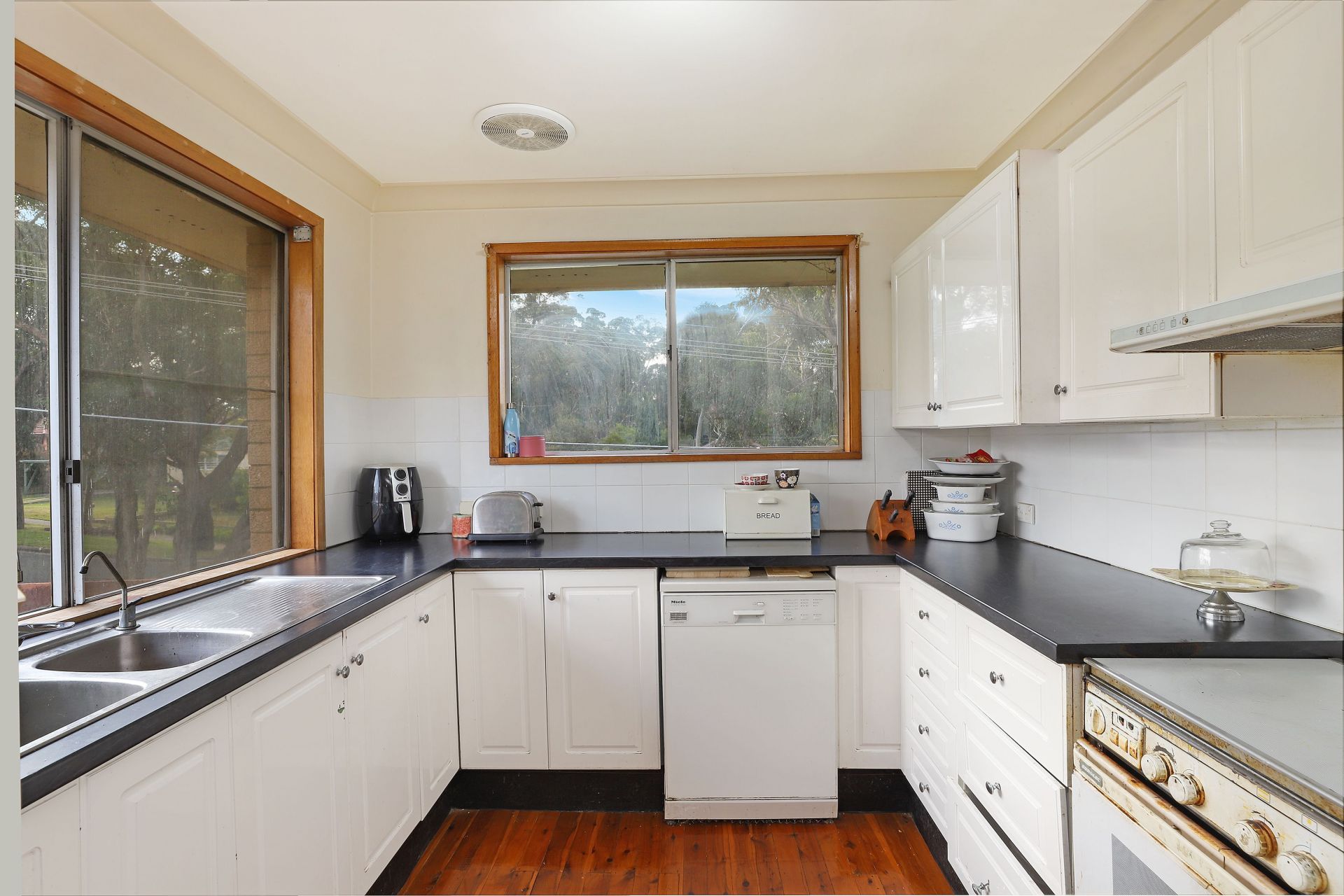 111 Jannali Avenue, Sutherland, Sutherland - Thumbnail 5