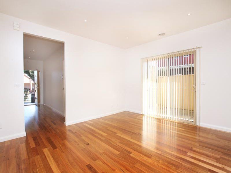 2 Ivan James Place, Caroline Springs - Thumbnail 6