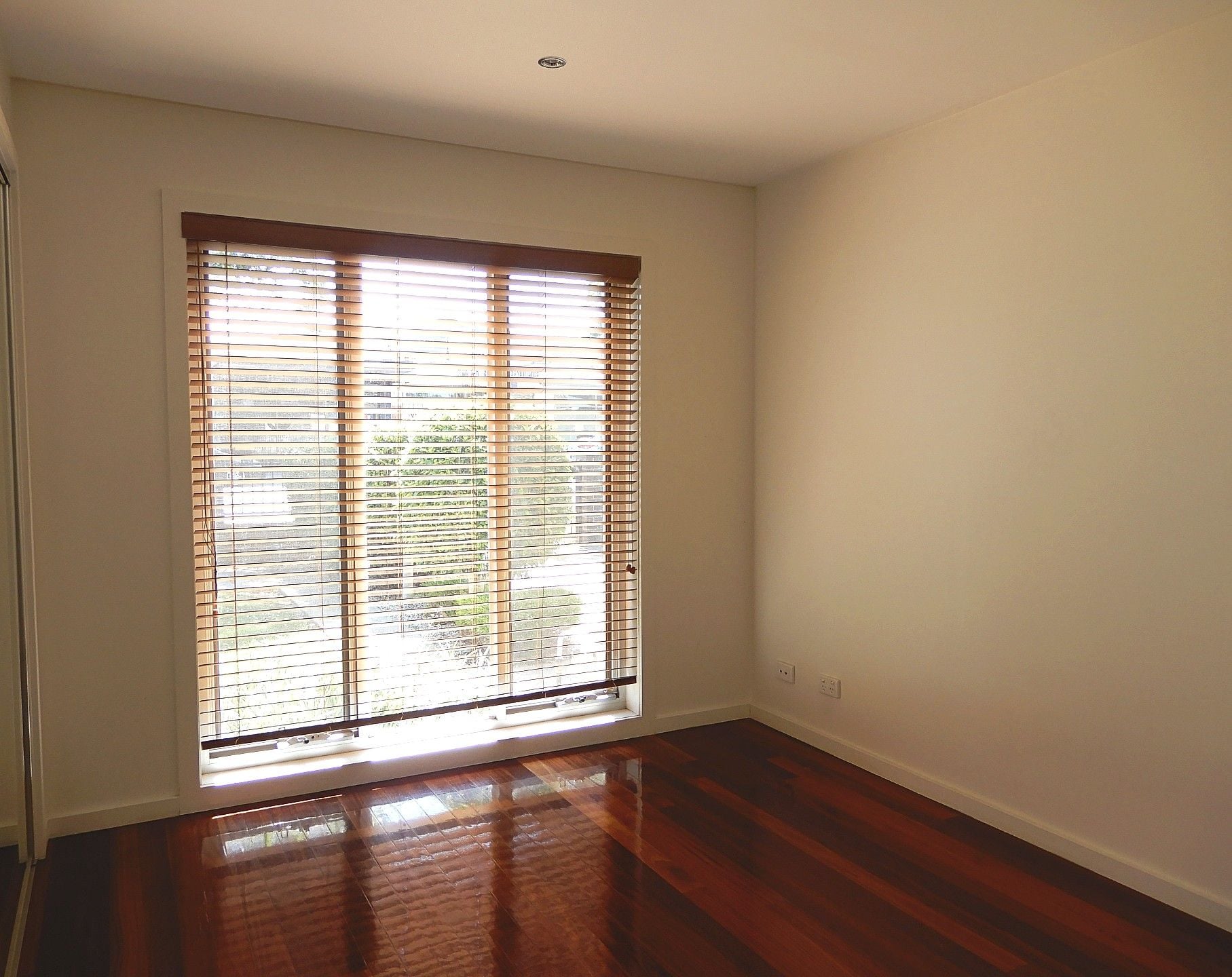 A Stunning townhouse in a Central Location!