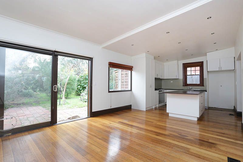 10 Tantram Avenue, St Kilda East - Thumbnail 5
