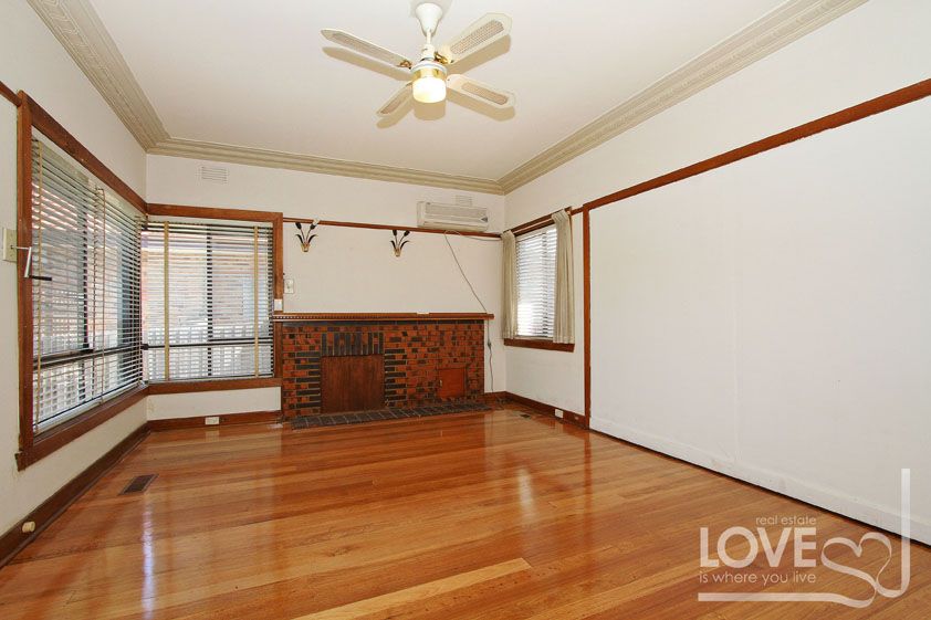 LARGE HOME IN A GREAT LOCATION